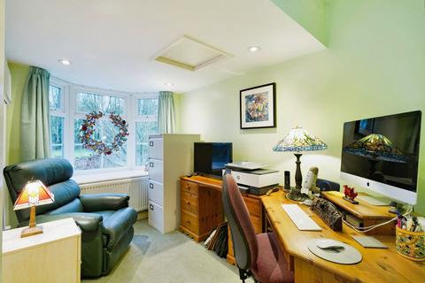 10 Lindhurst Drive, Hockley Heath, Solihull, B94 6QD