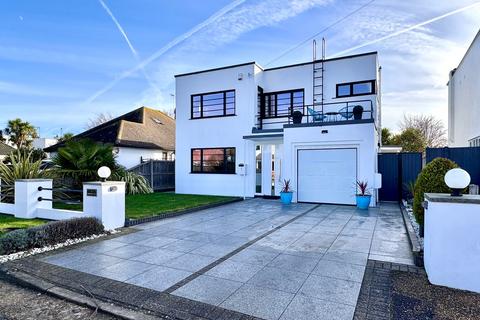 3 bedroom detached house for sale, Essex, FRINTON-ON-SEA, CO13