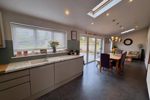 21 Birches Park Road, Codsall, Wolverhampton, WV8 2DT