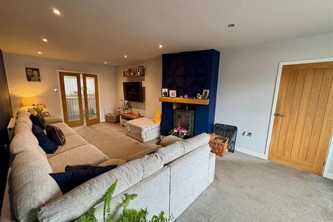 21 Birches Park Road, Codsall, Wolverhampton, WV8 2DT