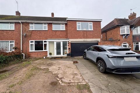 21 Birches Park Road, Codsall, Wolverhampton, WV8 2DT