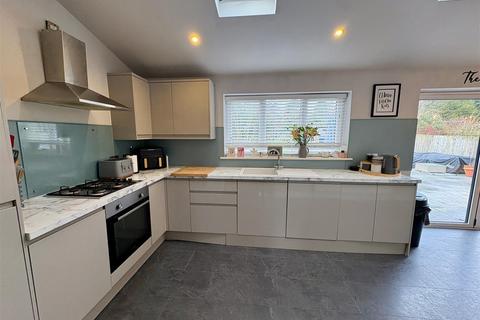 21 Birches Park Road, Codsall, Wolverhampton, WV8 2DT