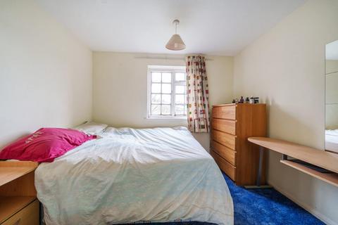 8 Cromwell Close, London, W3 6BN
