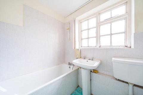 8 Cromwell Close, London, W3 6BN