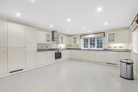 4 bedroom detached house to rent, Totteridge Common, London