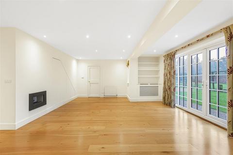 4 bedroom detached house to rent, Totteridge Common, London