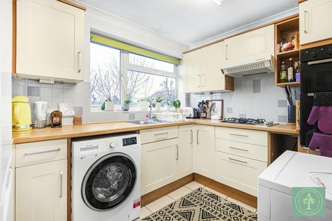 2 bedroom maisonette for sale, Fairlawn Close, London, N14