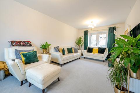 5 Brighton Close, Towcester, NN12 6UN