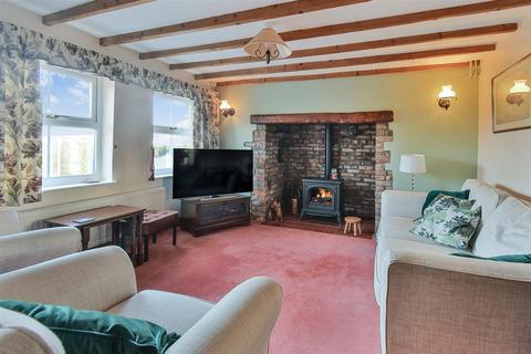 3 bedroom cottage for sale, York Road, Elvington