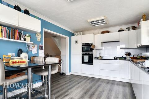 400 Beccles Road, Carlton Colville, Lowestoft, NR33 8HN