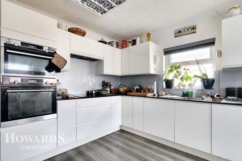 400 Beccles Road, Carlton Colville, Lowestoft, NR33 8HN