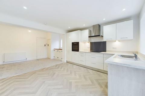 44 Calder Avenue, Ormskirk, L39 4SF