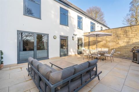 Flat 2, 21 Allerton Park, Leeds, LS7 4AJ