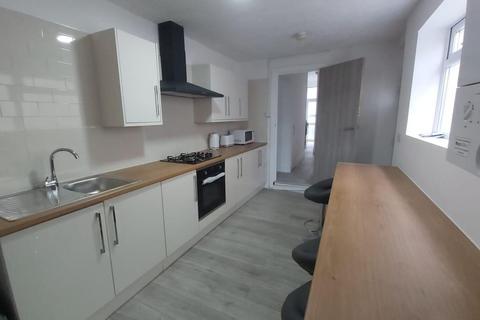 4 bedroom terraced house to rent, Bertram Street, Cardiff, CF24