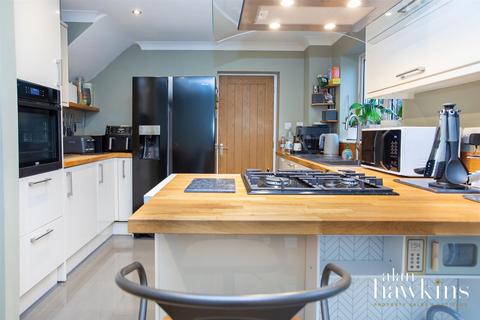 12 Middle Ground, Royal Wootton Bassett, Swindon, SN4 8LJ