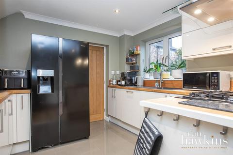 12 Middle Ground, Royal Wootton Bassett, Swindon, SN4 8LJ