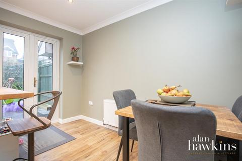12 Middle Ground, Royal Wootton Bassett, Swindon, SN4 8LJ