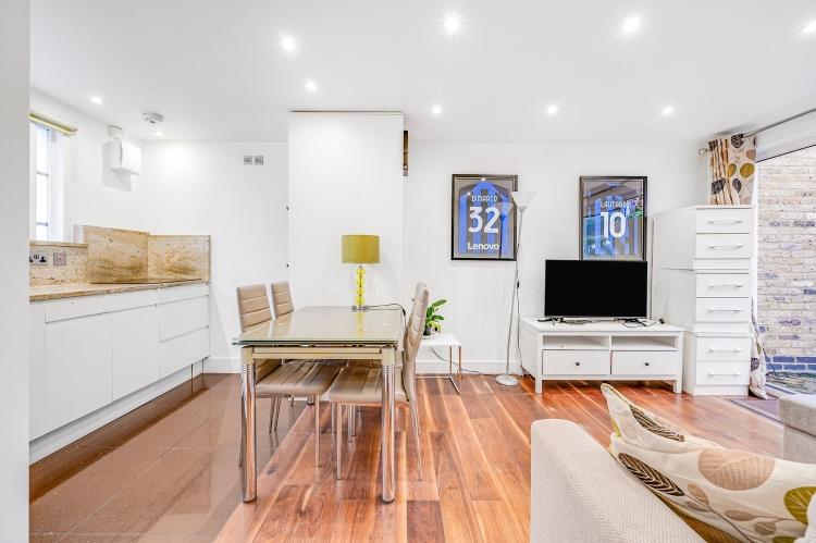 Living room/ Kitchen