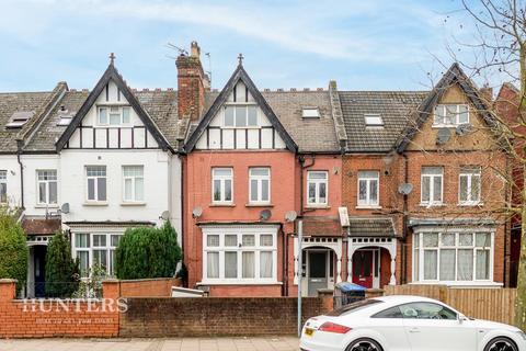 4 bedroom flat to rent, Walm Lane, London, NW2