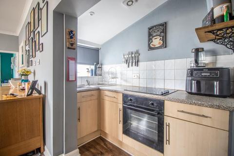 1 bedroom flat for sale, Canewdon Road, Westcliff-on-Sea SS0