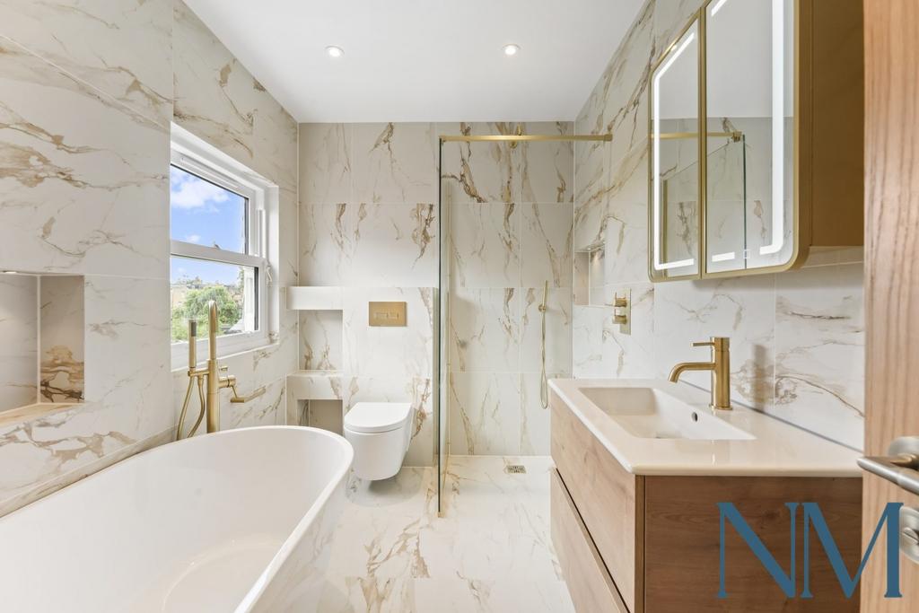 Newly Refurbished 5 Bedroom Semi-Detached House w