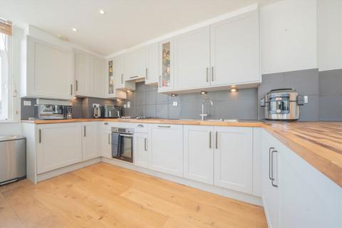 3 bedroom flat for sale, Uxbridge Road, London W5