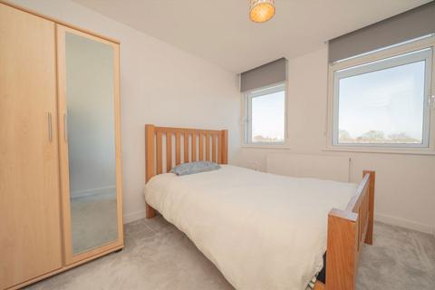 3 bedroom flat for sale, Uxbridge Road, London W5