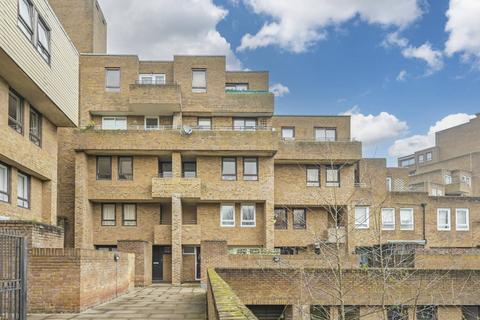2 bedroom flat for sale, Burr Close, St Katharine Docks, London, E1W