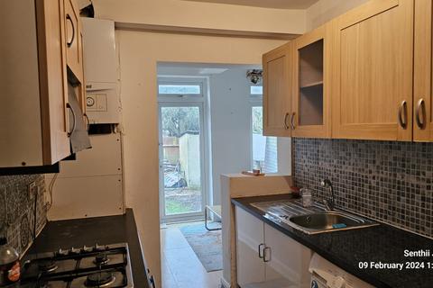 2 bedroom flat to rent, Wembley HA9