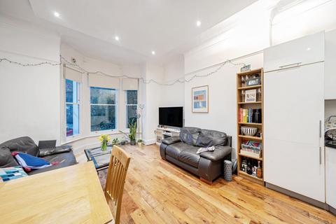 2 bedroom flat for sale, Culverden Road, Balham