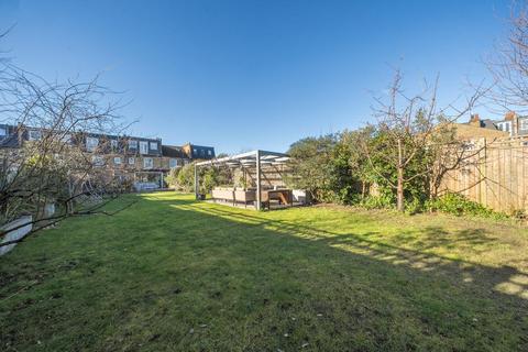 8 Bridgford Street, London, SW18 3TQ