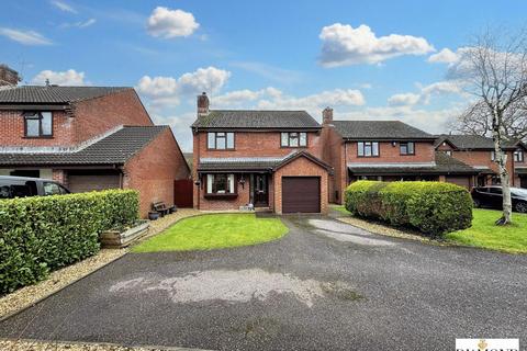 4 bedroom detached house for sale, Rose Close, TIVERTON, Devon