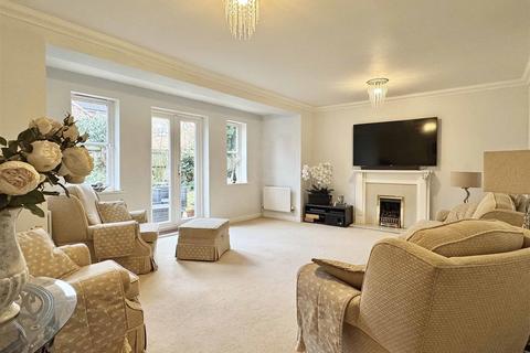 68 Chestnut Avenue, Great Notley, Braintree, CM77 7YJ
