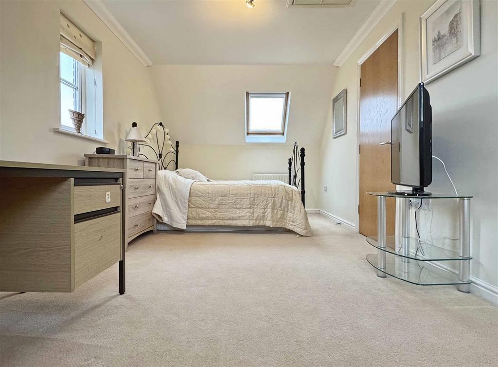 Bedroom 3b.jpg