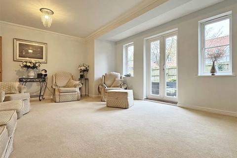 68 Chestnut Avenue, Great Notley, Braintree, CM77 7YJ