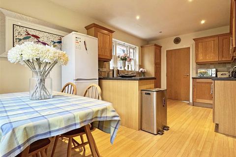 68 Chestnut Avenue, Great Notley, Braintree, CM77 7YJ