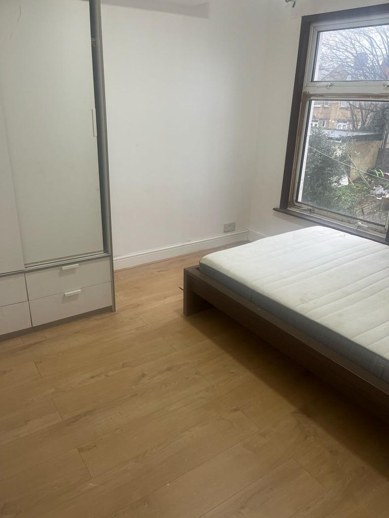 Newly Refurbished Ground Floor One Bedroom Flat w