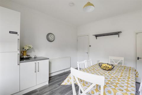 3 bedroom terraced house for sale, Lyndhurst Road, Nottingham NG2