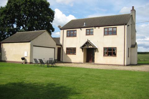 3 bedroom detached house to rent, Swillington Lane, Swillington LS26