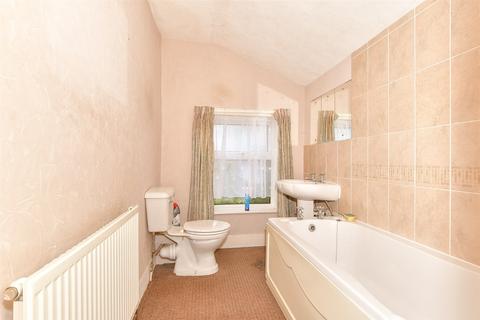 2 bedroom end of terrace house for sale, Richard Street, Rochester, Kent