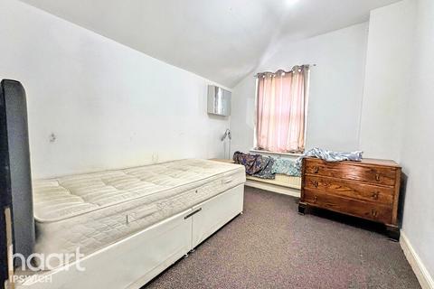 60 Kitchener Road, Ipswich, IP1 4DT