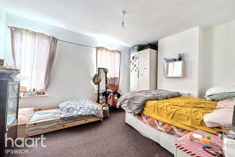 60 Kitchener Road, Ipswich, IP1 4DT