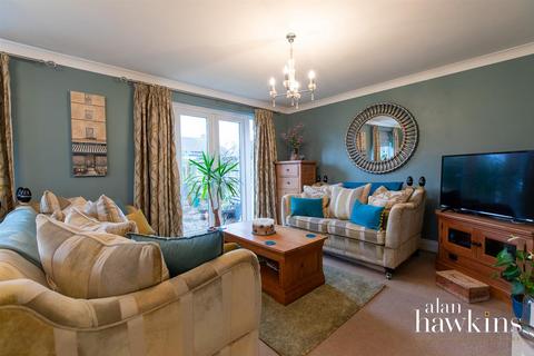 16 Branscombe Drive, Wootton Bassett, Swindon, SN4 8HP