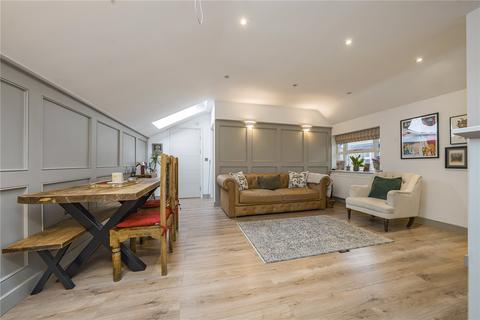 Flat 6, 67 Strathmore Road, Teddington, TW11 8UH