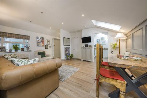 Flat 6, 67 Strathmore Road, Teddington, TW11 8UH