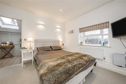 Flat 6, 67 Strathmore Road, Teddington, TW11 8UH