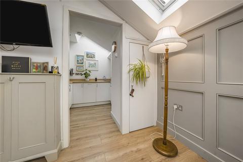 Flat 6, 67 Strathmore Road, Teddington, TW11 8UH