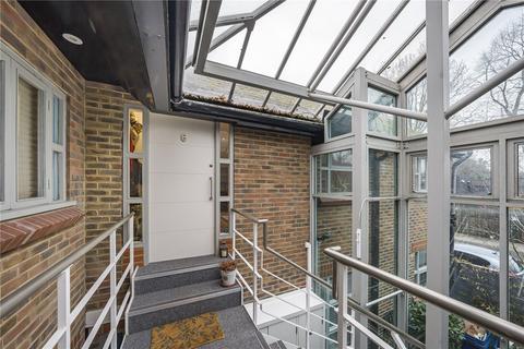 Flat 6, 67 Strathmore Road, Teddington, TW11 8UH