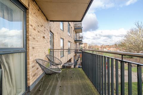 2 bedroom apartment for sale, Trinity Way, London