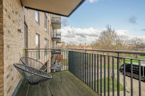 2 bedroom apartment for sale, Trinity Way, London